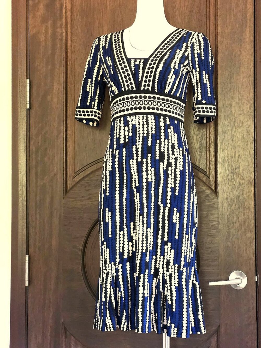 NWT Donna Morgan Size 6 Poly/Spandex Cobalt Blue/Black/Off White Print Dress